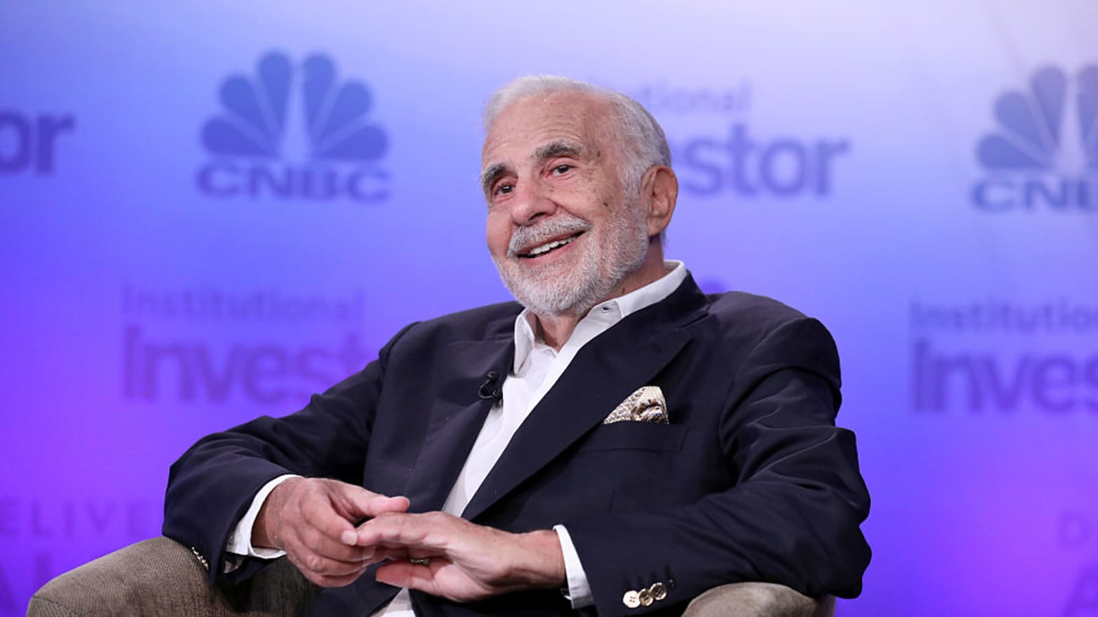 Carl Icahn říká, že si i přes čtvrteční rally stále myslí, že se nacházíme na medvědím trhu