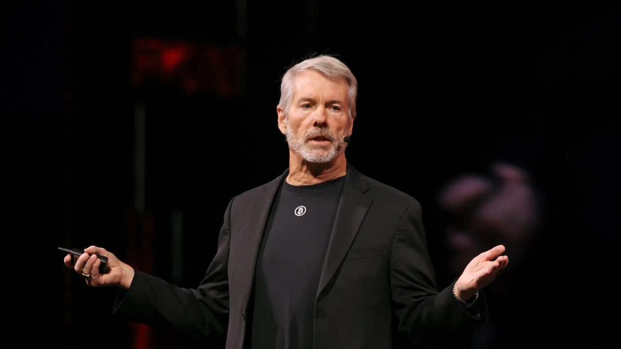 Michael Saylor opět na scéně. Díky nové emisi akcií získal 2,8 miliardy dolarů na nákup bitcoinů